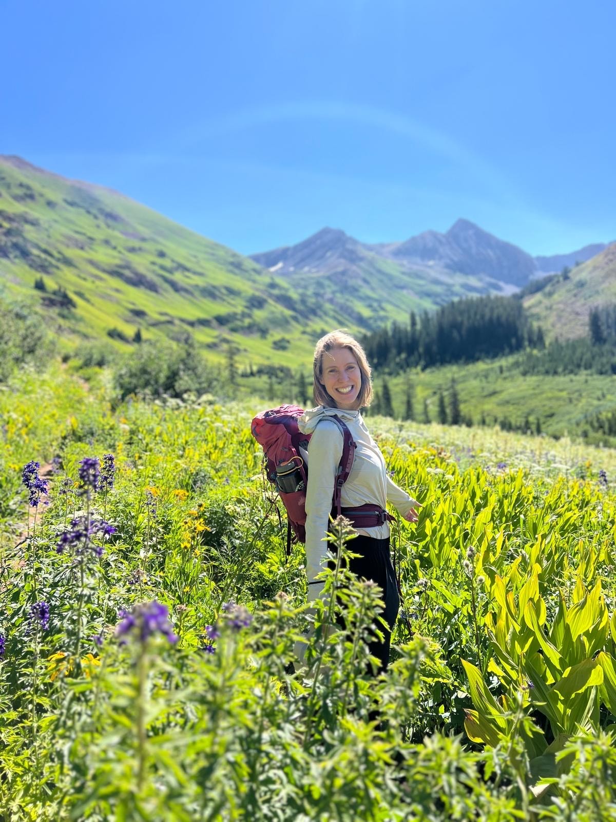 ALBA JIMENEZ HIKING