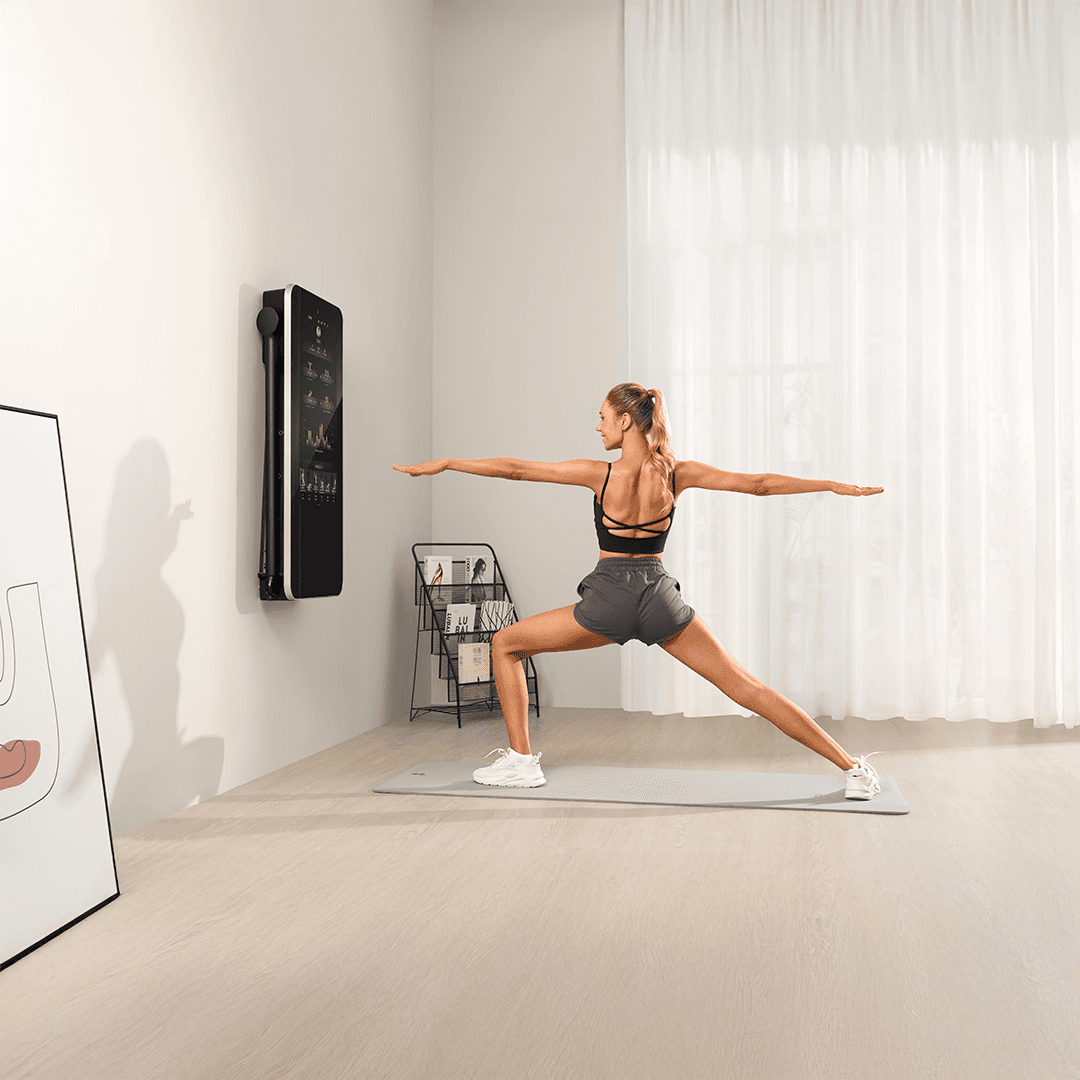 mulher fazendo exercício em frente a um modelo y