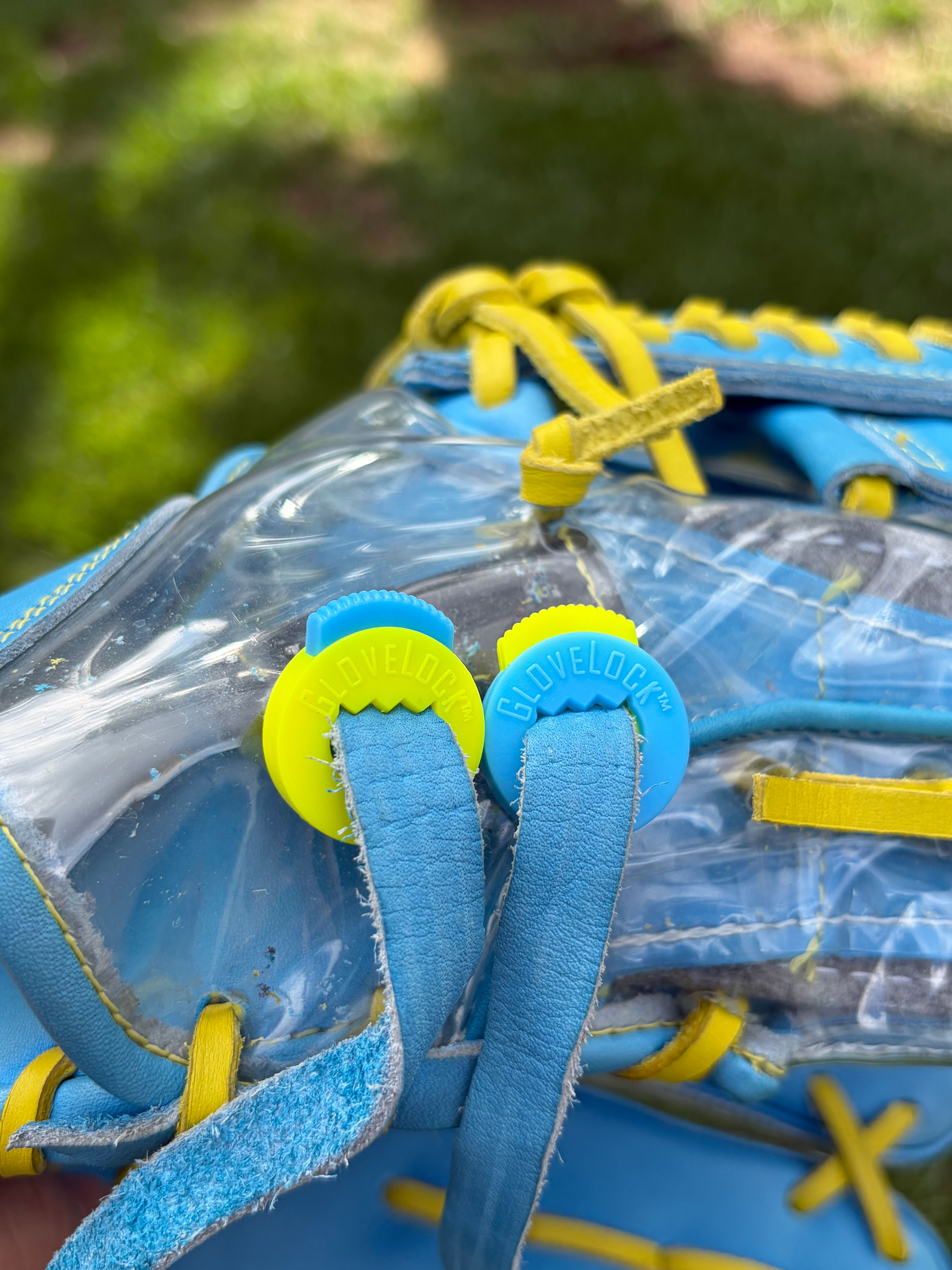 Glovelock - Columbia Blue/Highlighter Yellow