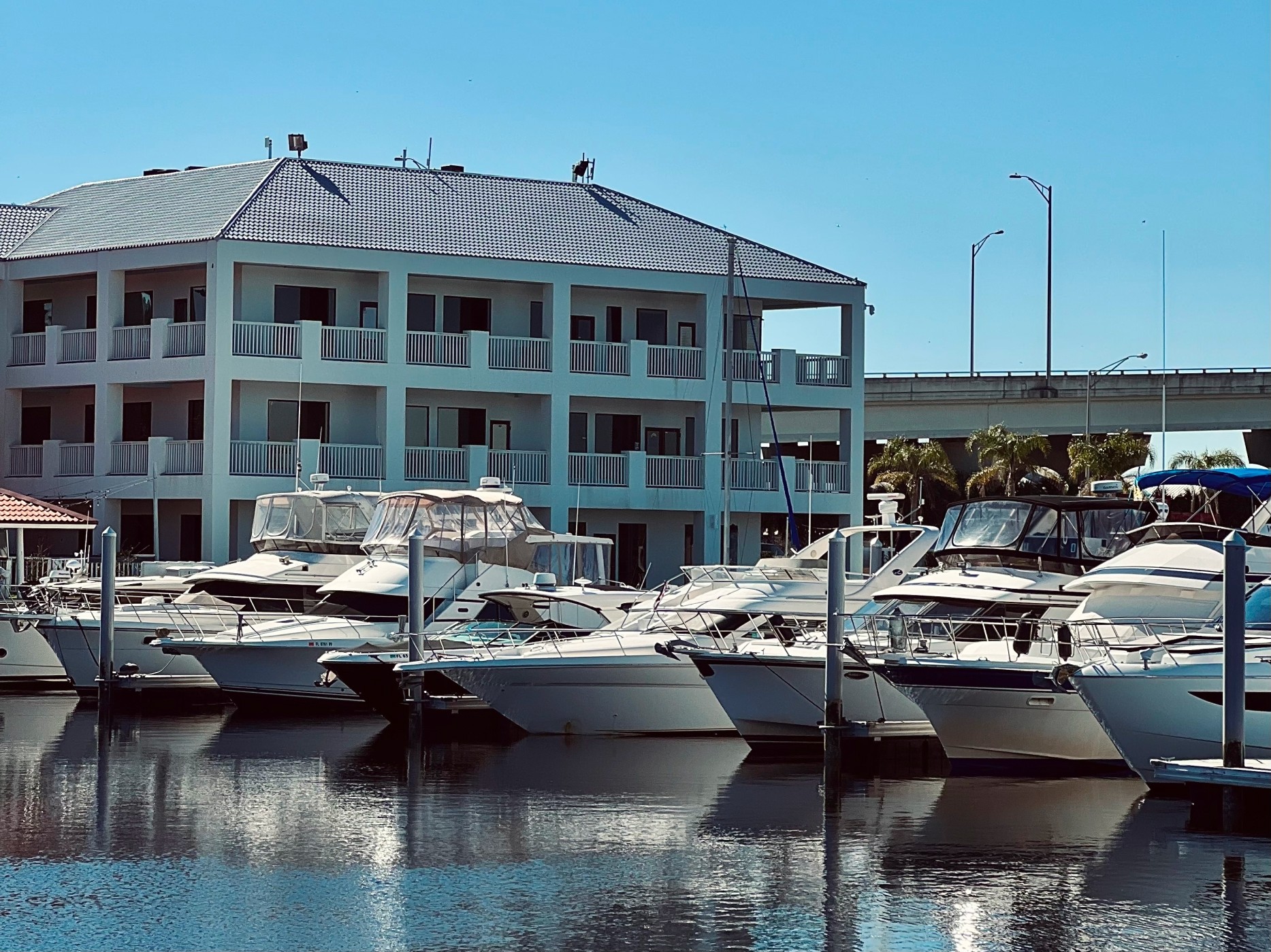 boats in line with Windward Beach Marine