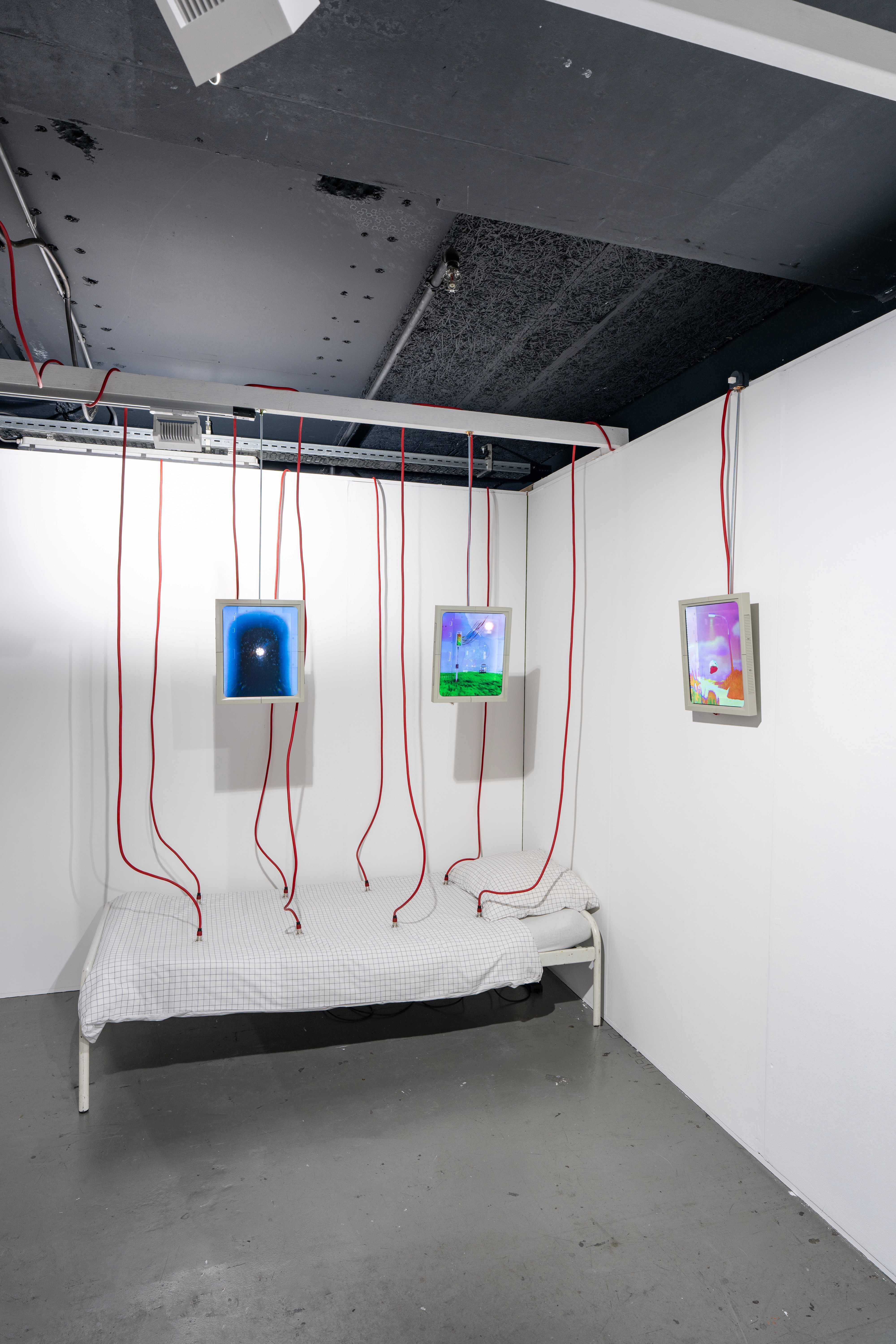 Humble Cottage (험블 코티지), 2023–2025  Single-channel, 4K video, sound, black and white / 싱글 채널, 4K 비디오, 사운드, 흑백  Edition 2/5 + 2 AP / 에디션 2/5 + AP 2점  Duration: 5:37 / 러닝타임: 5분 37초