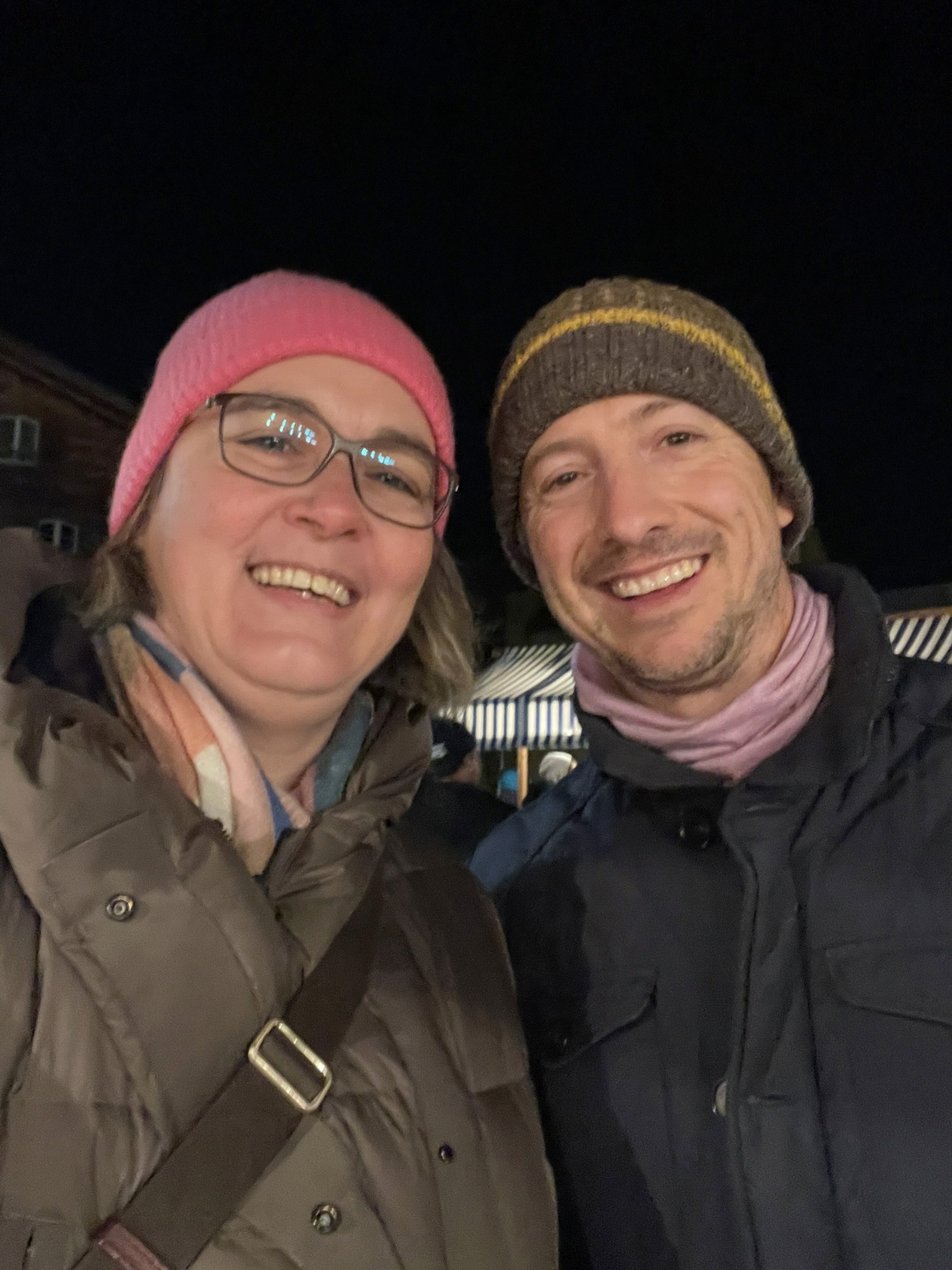 Esther Pfister mit Sebastian Duff am Silvestermarkt in Brigels, 29.12.2025