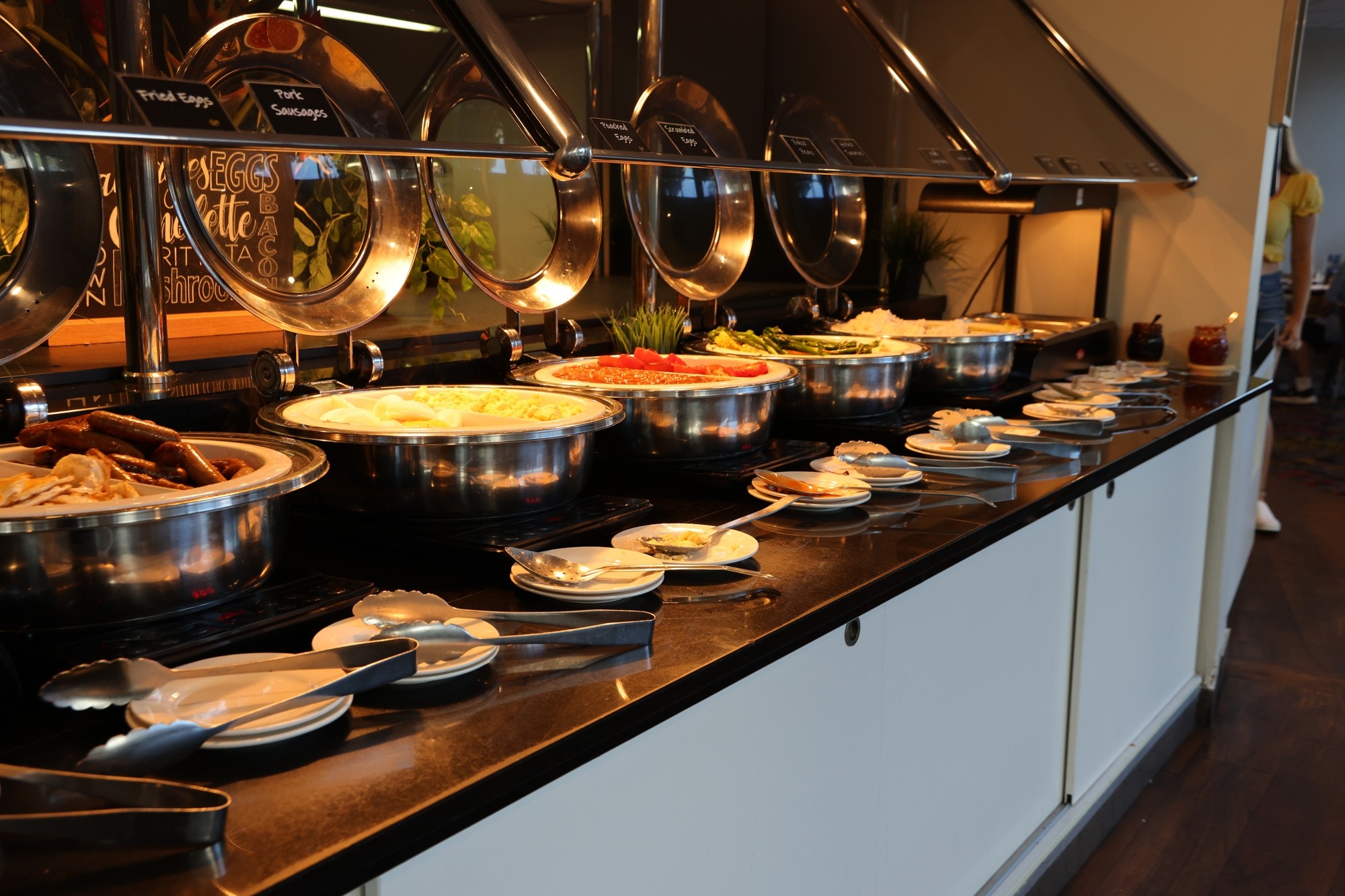 photography of dam during daytime