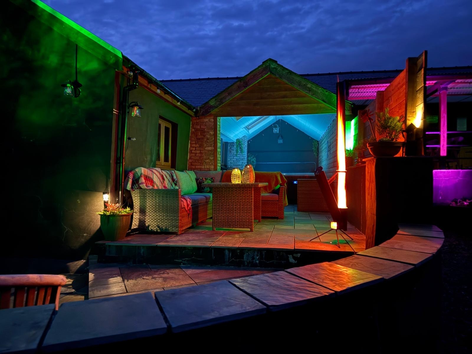 Foxglobe Barn Conversion with Hot Tub