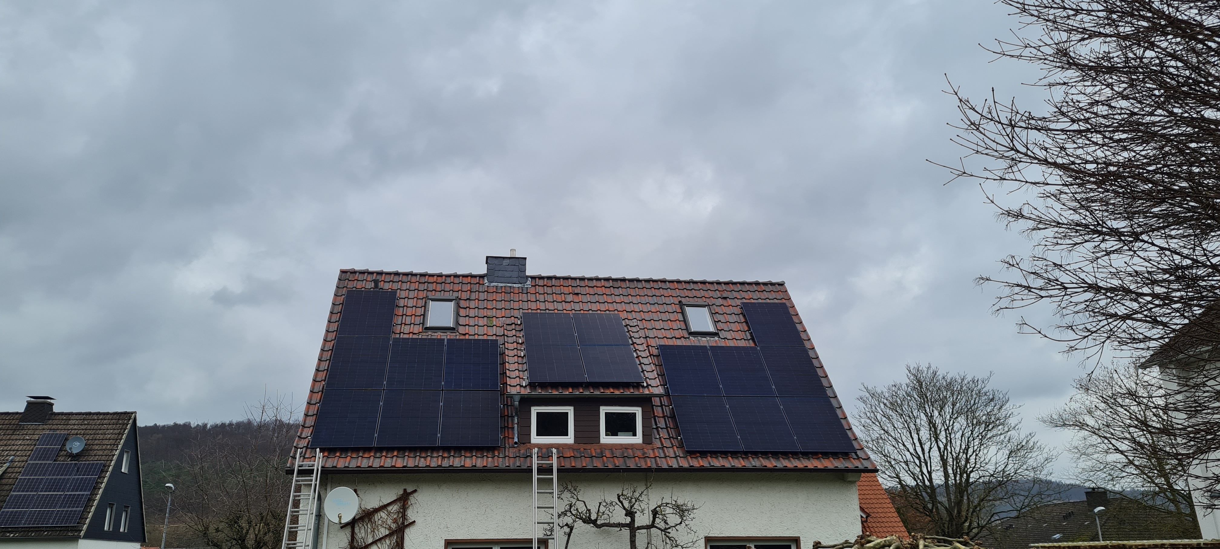 Dach mit PV-Anlage in Höxter