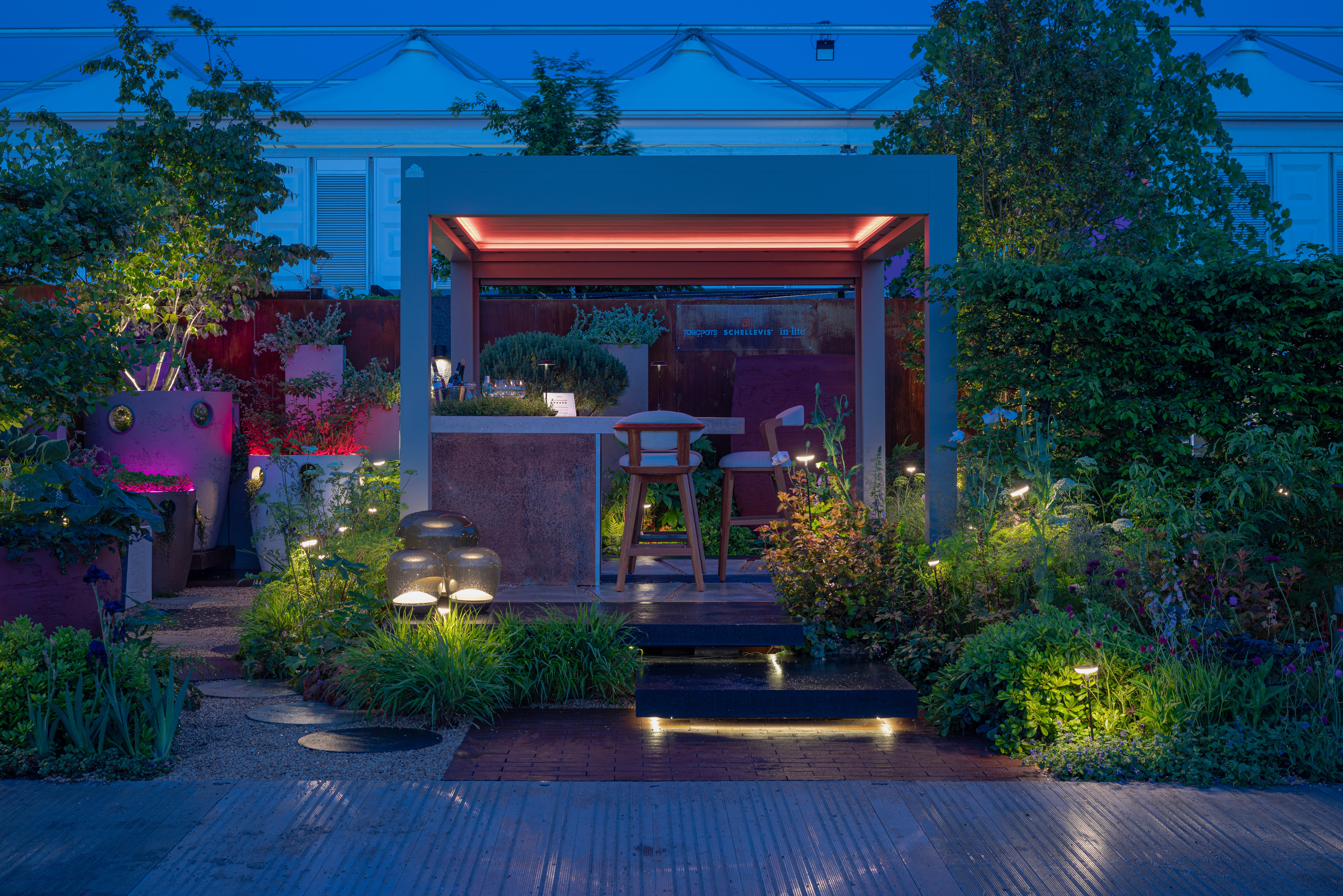 Here comes the alt text