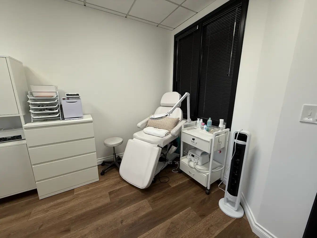Professional nail space with ergonomic chair and power outlet