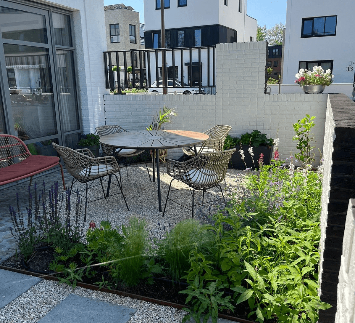 Tuin met natuurlijke materialen in Muiden - Art gardens