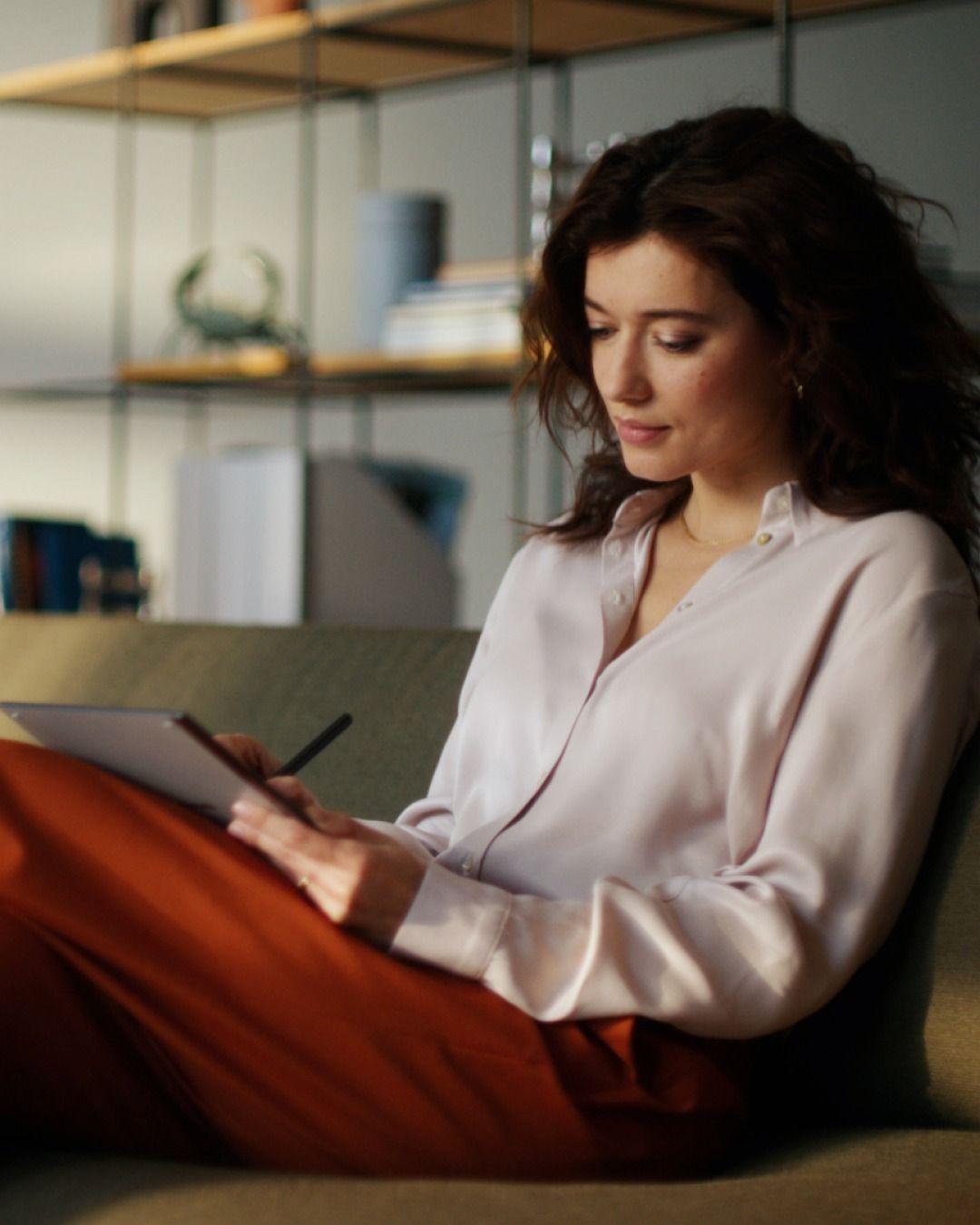 FIV classique ou ICSI ? Quand votre médecin vous propose l'une ou l'autre technique, il n'est pas toujours facile de comprendre la différence, ni de savoir laquelle est la plus adaptée à votre cas. Indications, déroulement, taux de réussite et coûts : voici le comparatif complet.