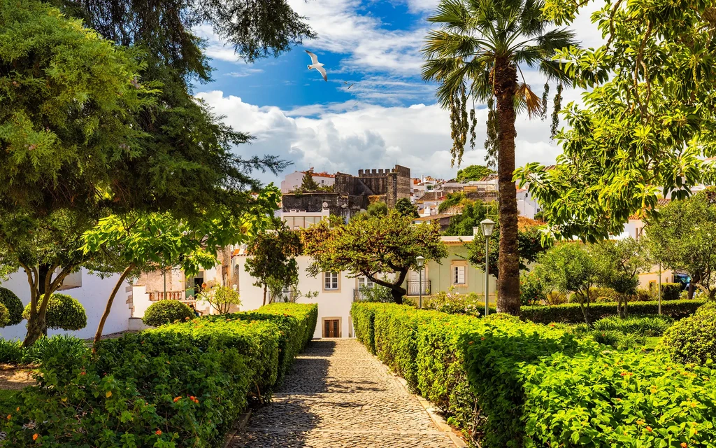 Tavira langs Algarvekysten i Portugal | Expa Travel