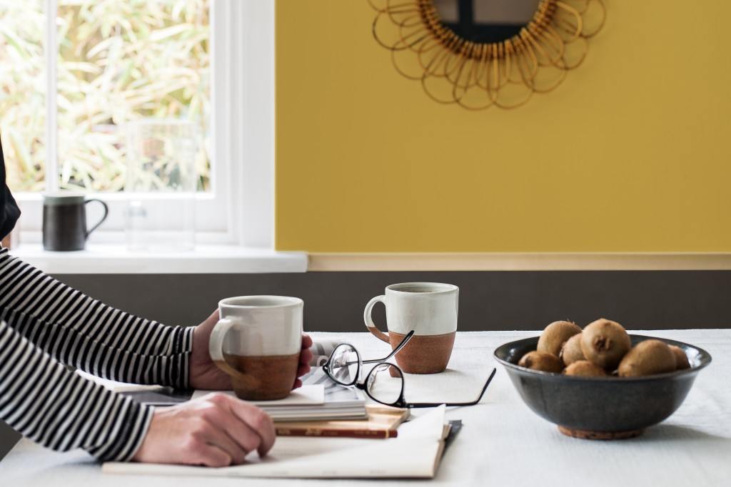 gele muur maisonbelle