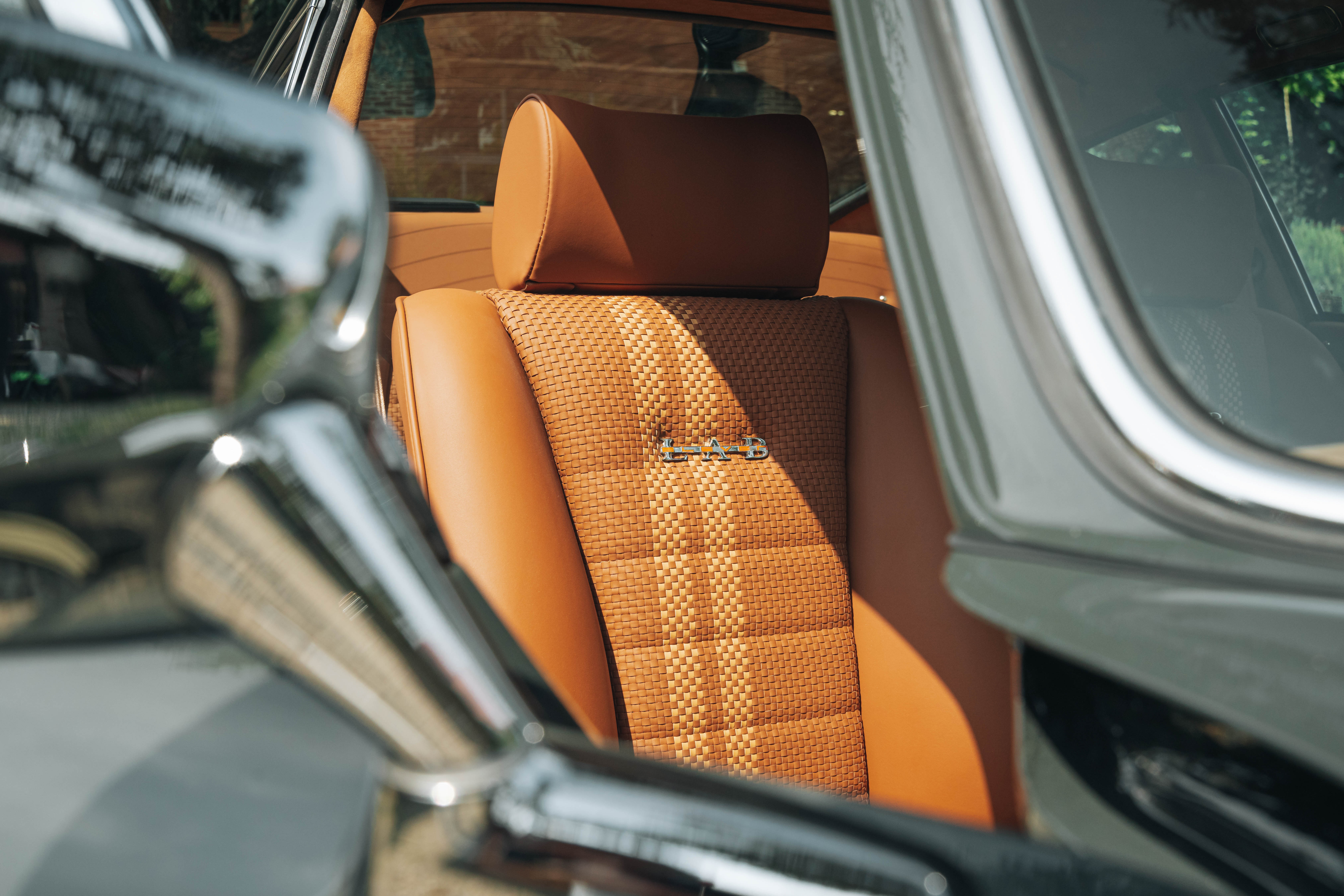 Dettaglio di sedile in pelle vintage Porsche