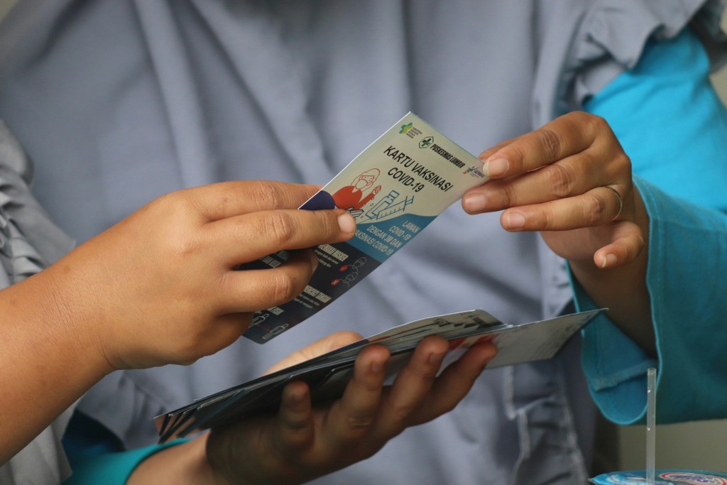 person holding black android smartphone