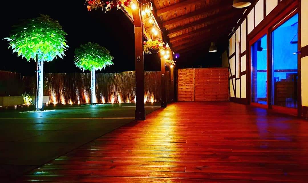 Taras we wrzosowym tartaku duży wejście z sali balowej