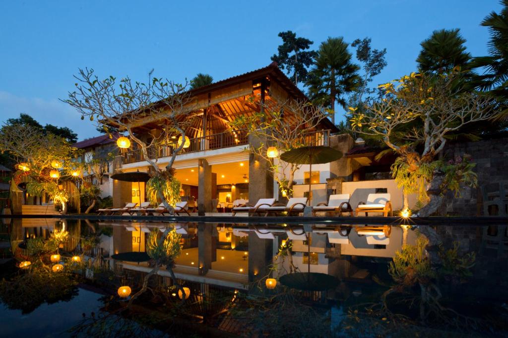 Operating villa complex with expansion potential in Ubud