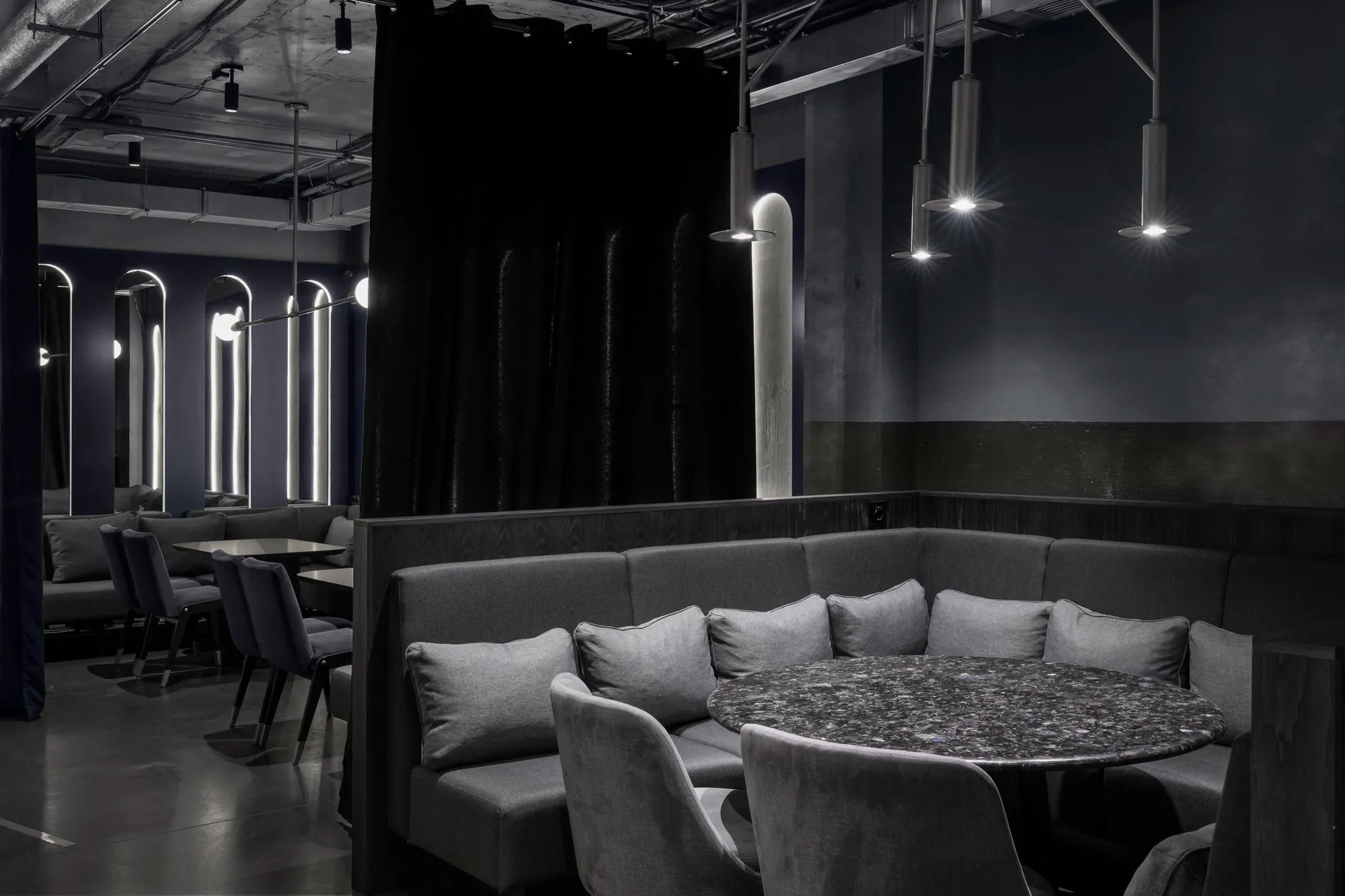 ZMIST bar