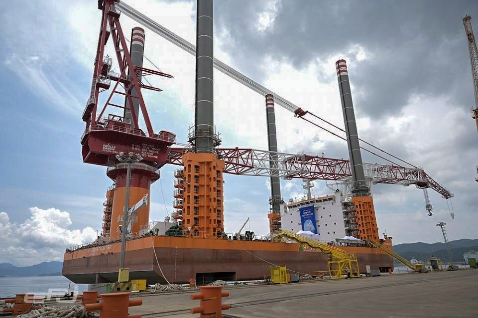 Hyundai Frontier offshore vessel elevated above the sea during offshore operations.