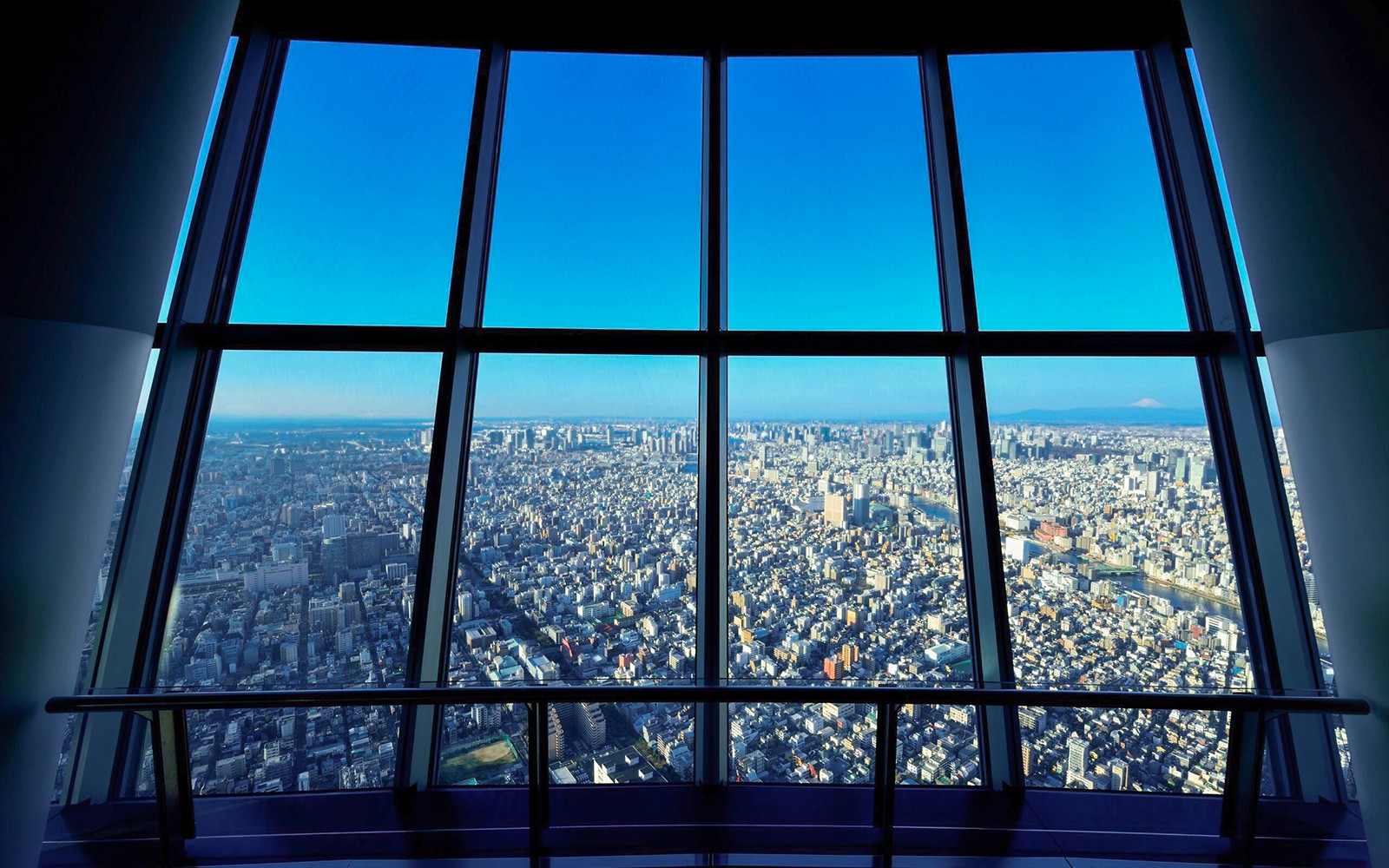 Vistas panorámicas de la ciudad desde la plataforma de observación del Tokyo Skytree