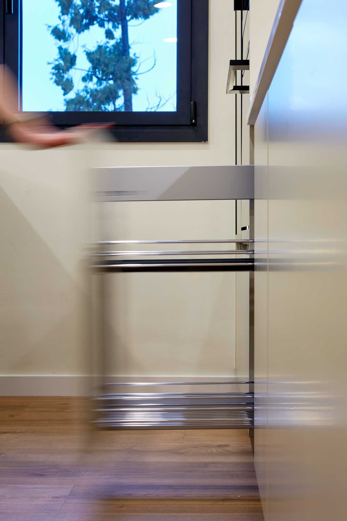 Image of Minimalist entryway