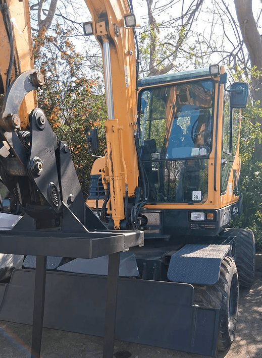 hyunda excavator