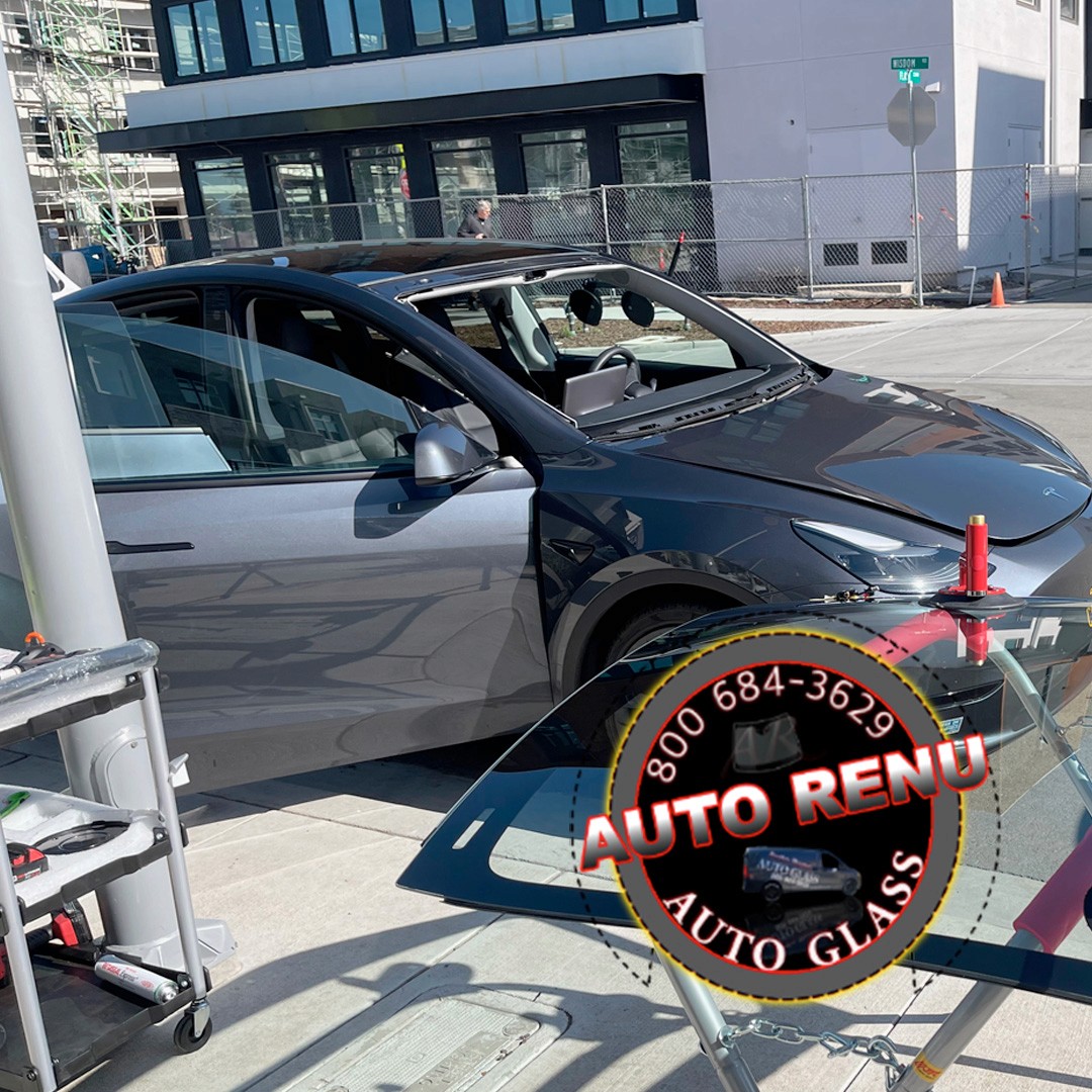 Tesla Model Y mobile windshield replacement
