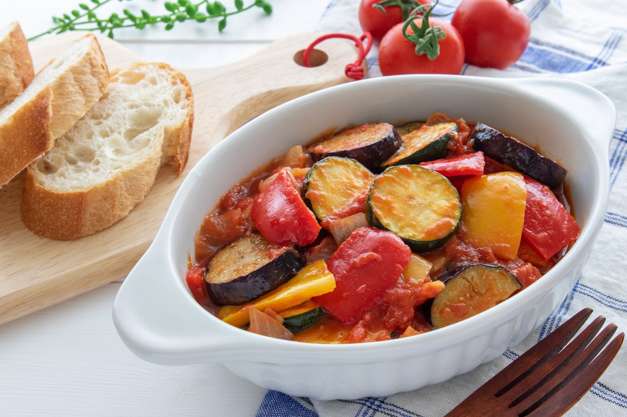 Shrimp ceviche with lime and toasted bread.