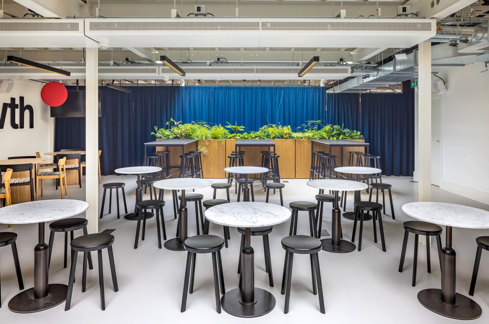 Mollie Payments founders club flexible curtains 1 by Positive Space