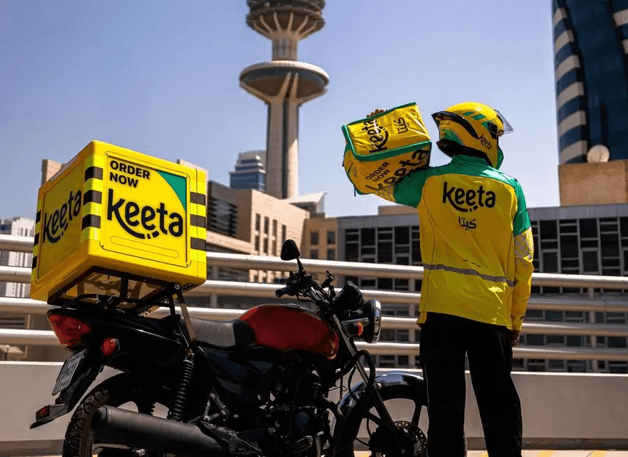 Sira reputation management dashboard showing reviews, sentiment trends, and branch-level pain points.