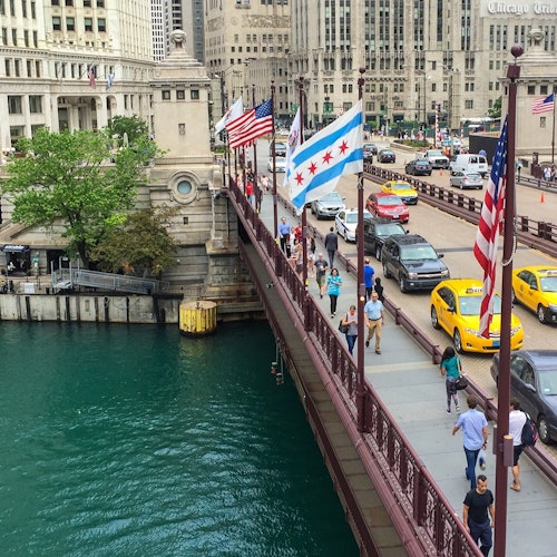 Jambatan DuSable di Michigan Avenue