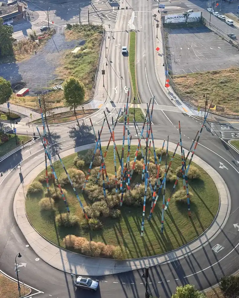 Korean Veterans Boulevard roundabout with the Stix sculpture in Nashville from above, TERAMOK real estate marketing agency Nashville