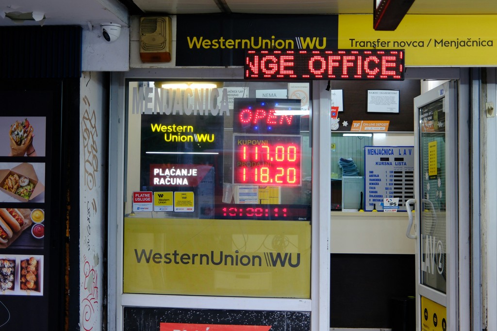 Western Union launches its USDPT stablecoin (Anton Borzenkov / Unsplash)