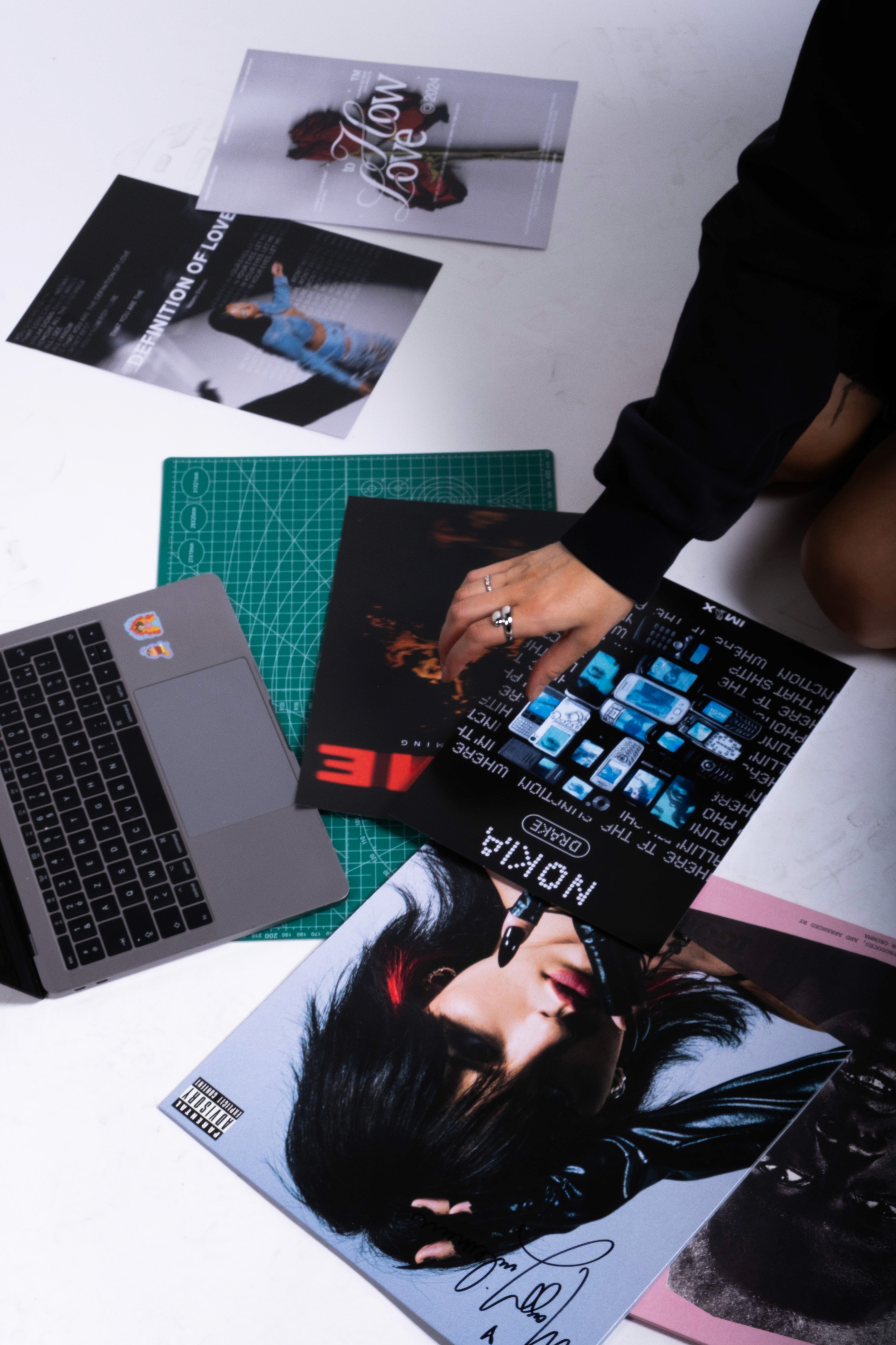 Chrome gradient cube with rounded edges on a white background—minimal 3D object for modern product design.