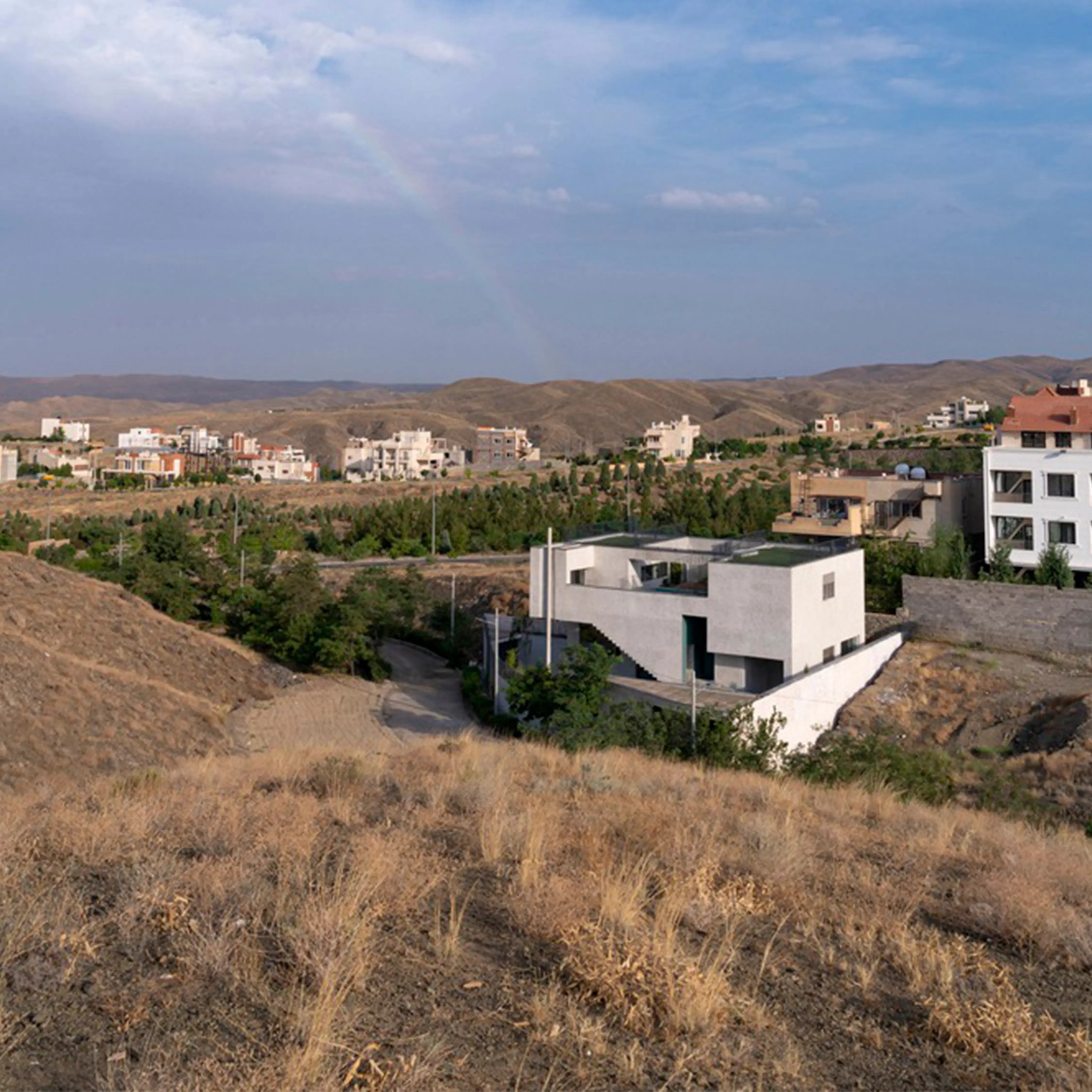 WHY Architects "Villa and a half" project photo