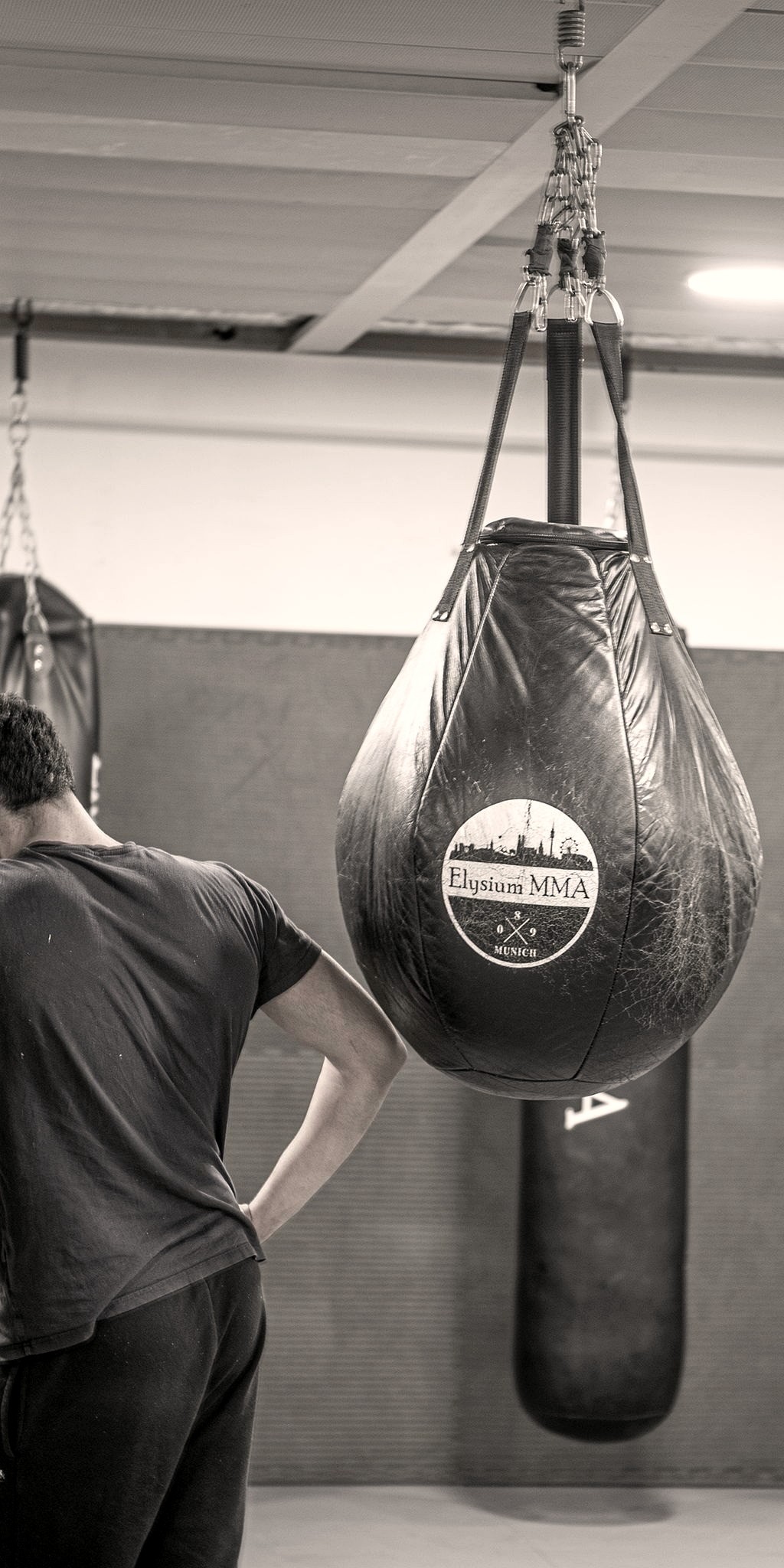 Elysium-MMA-Ballsack im Gym
