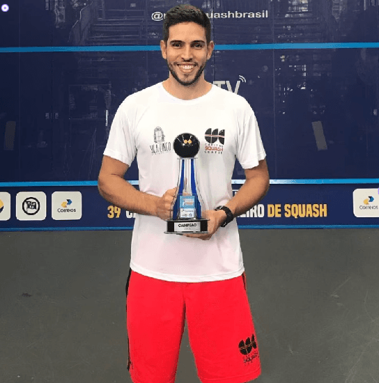 Concetrated triathlete grayscale