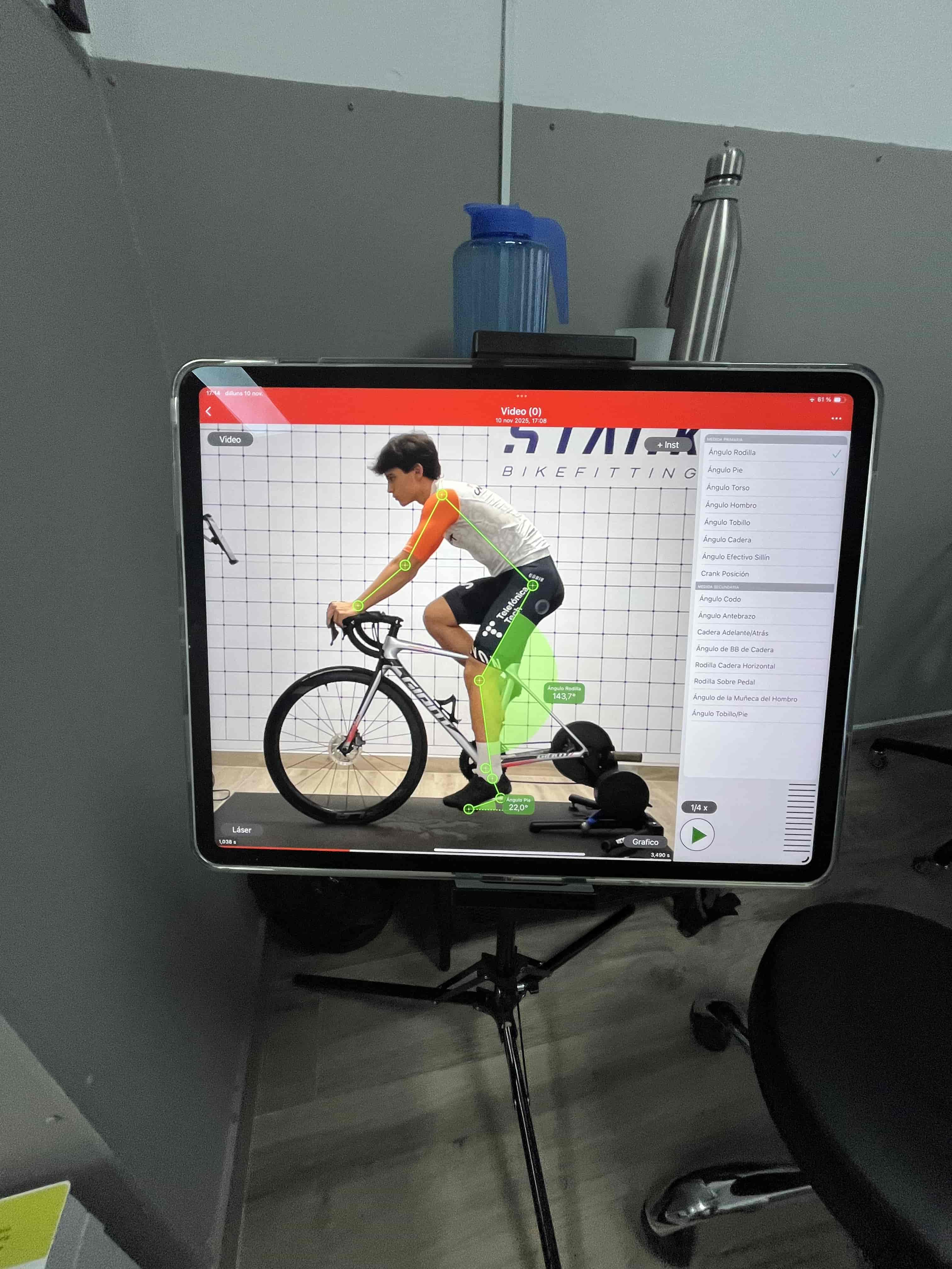Cliente del Stack Bikeftting realizándose un estudio biomecánico completo