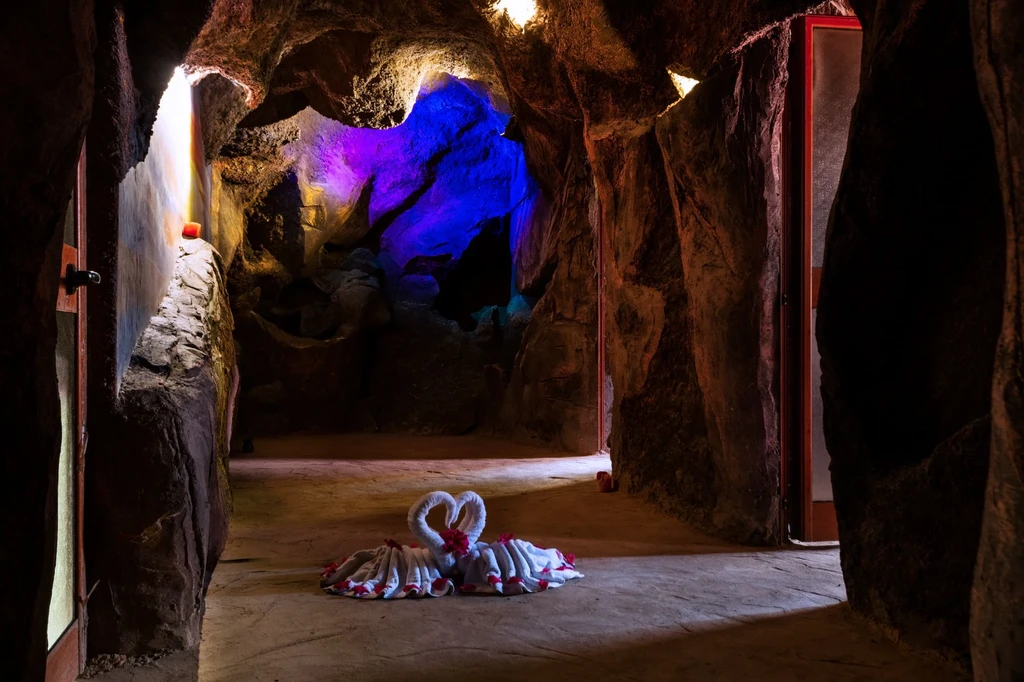 The spa grotto, with towel swans and rose petals