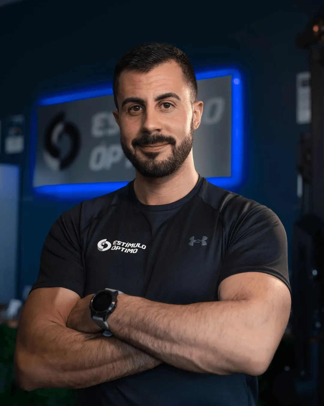 Rachel Stone, personal trainer working out sweaty with a barbell