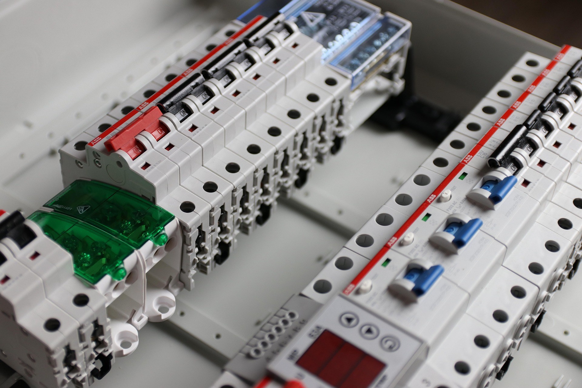 Elektroinstallation und Netzwerk