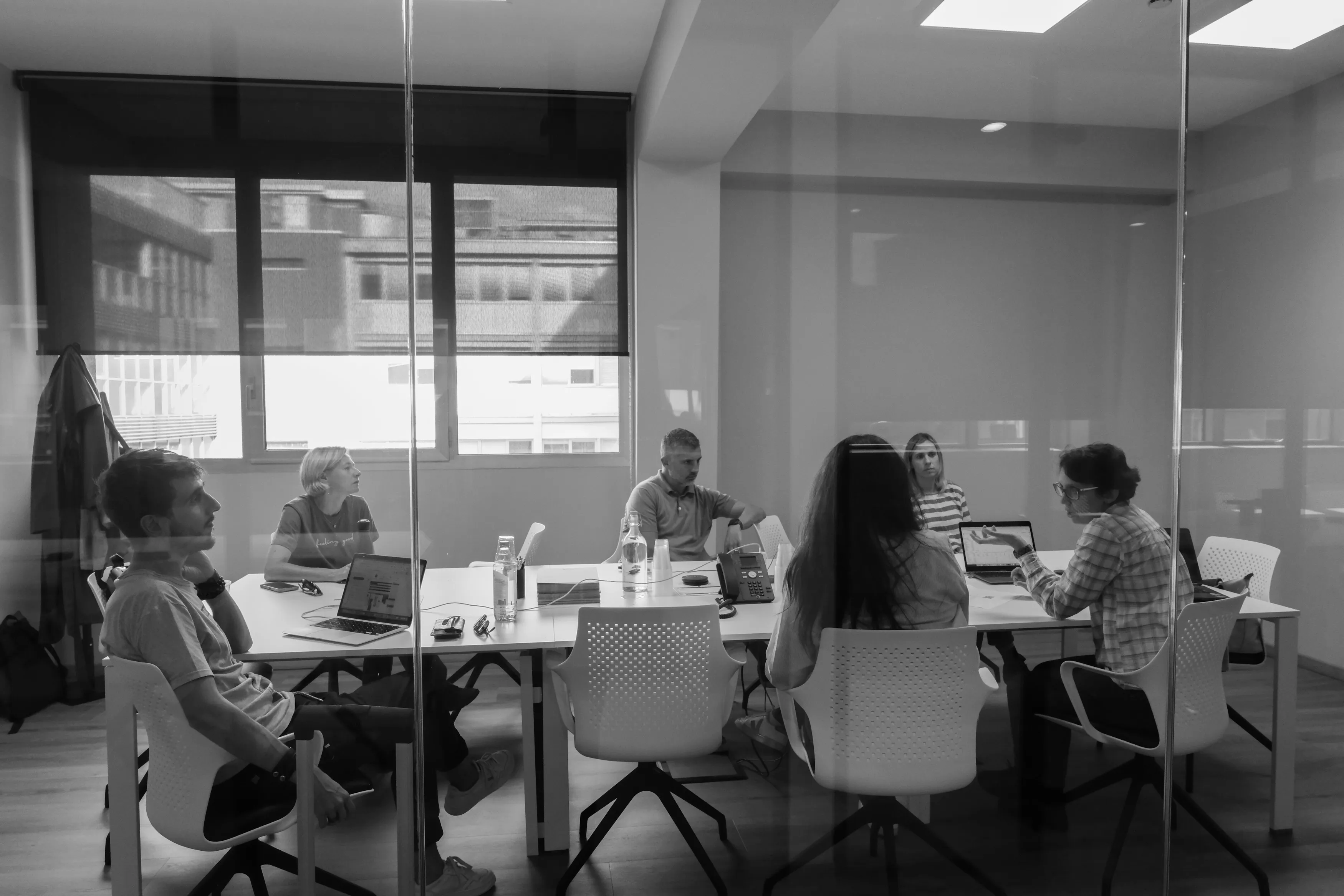 persone in un meeting aziendale