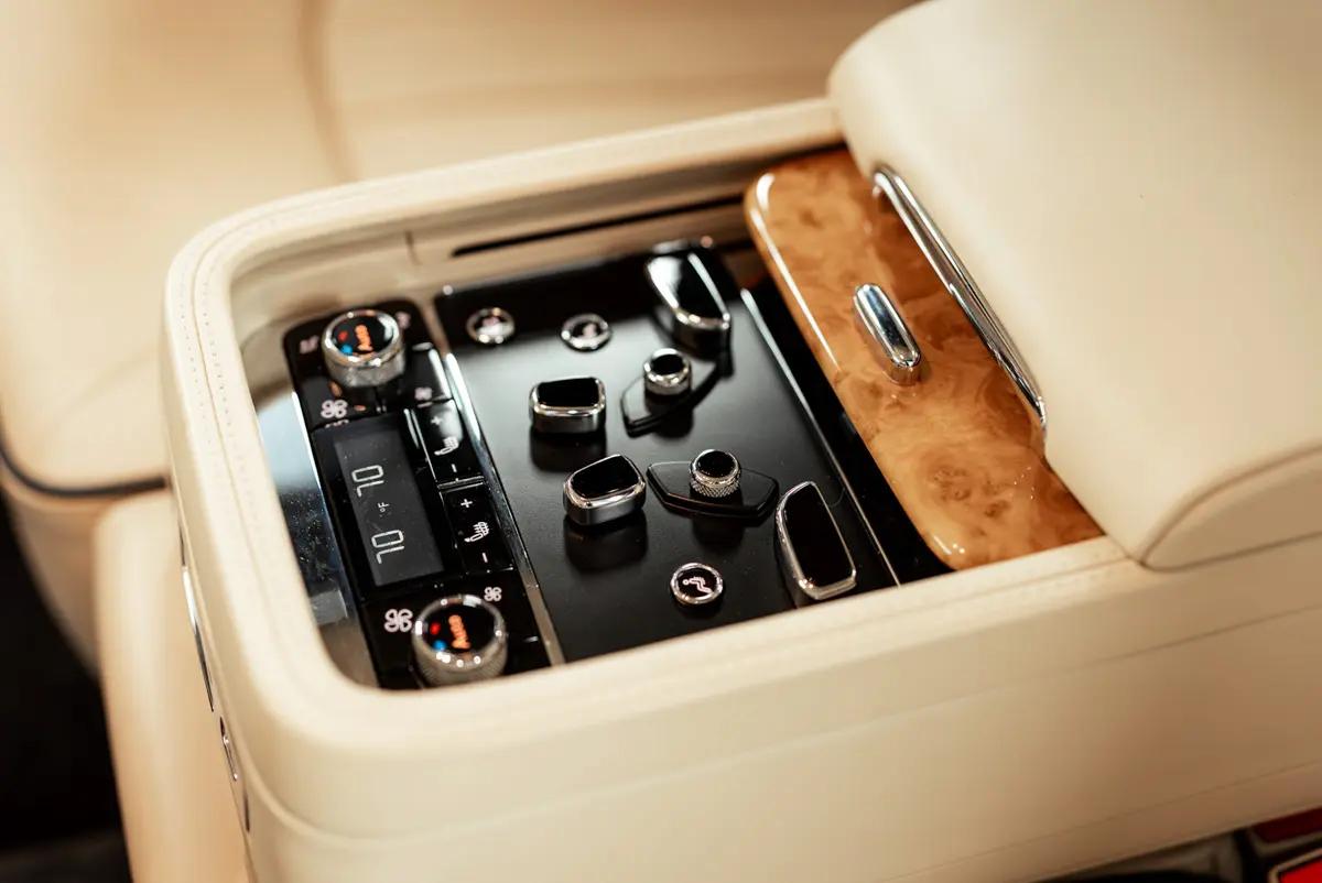 2011 Bentley Mulsanne photo 2