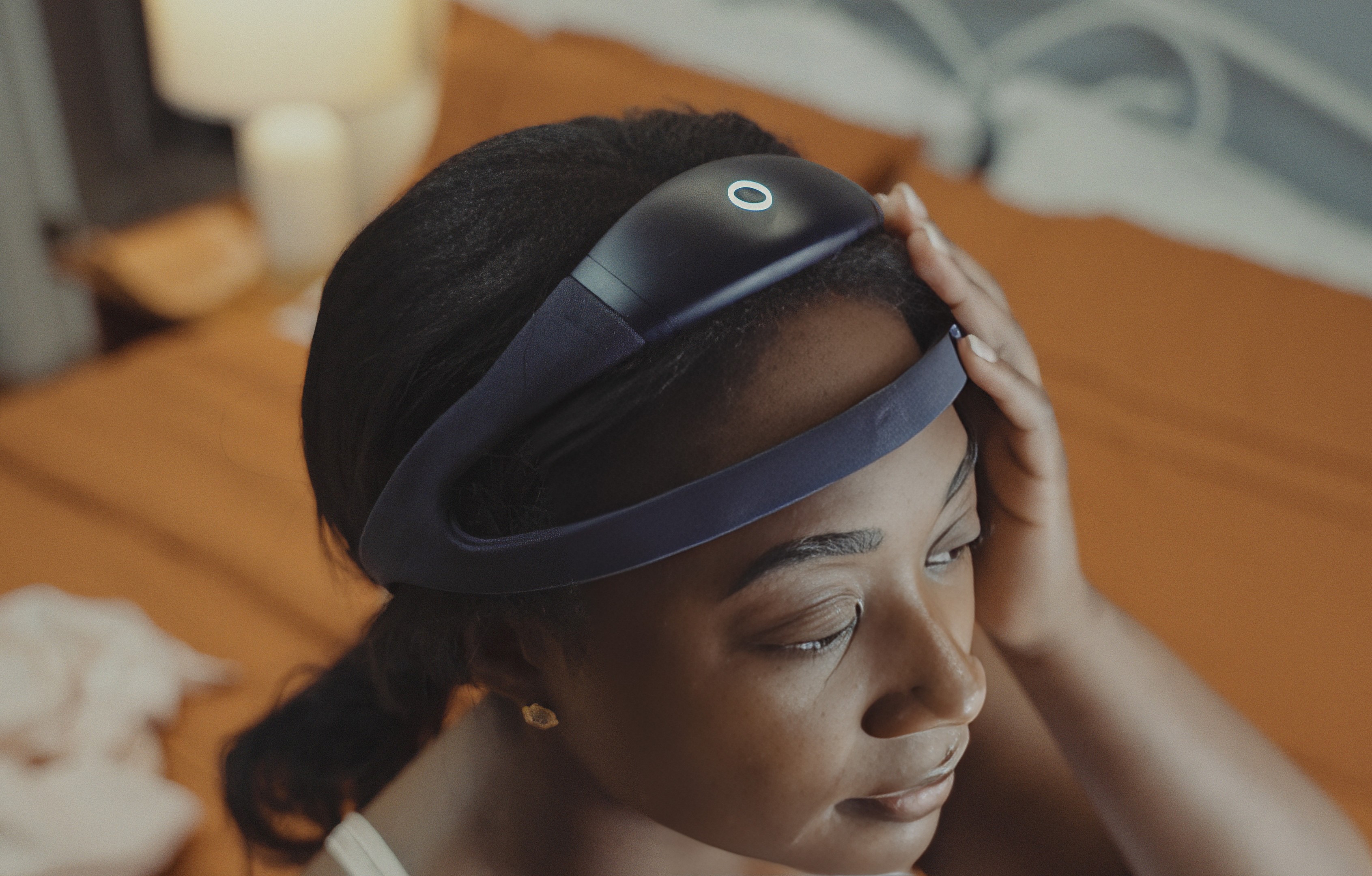 Patient using Dreem 3S headband