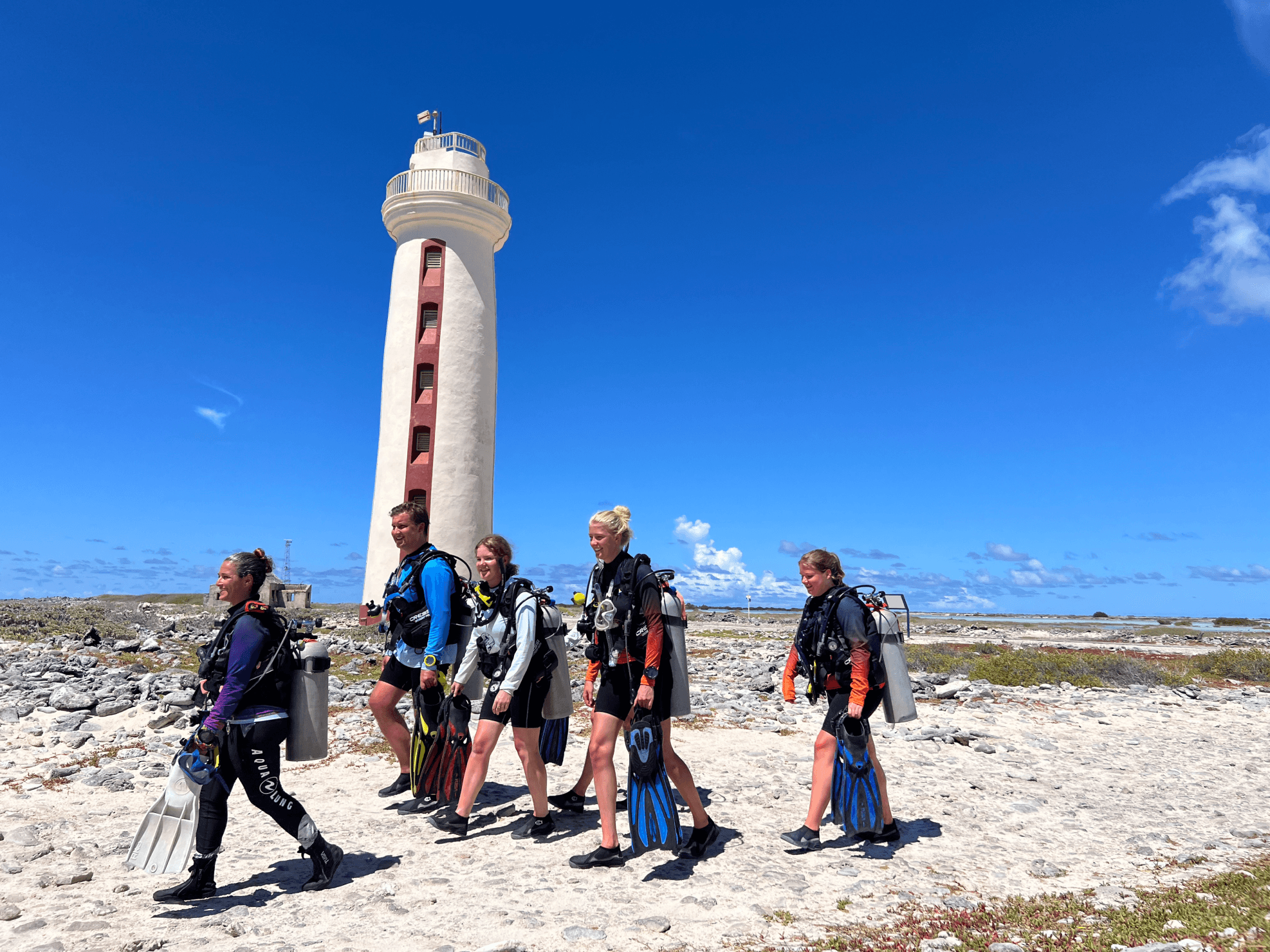 TravelHunter group doing Scuba Dive in Bonaire