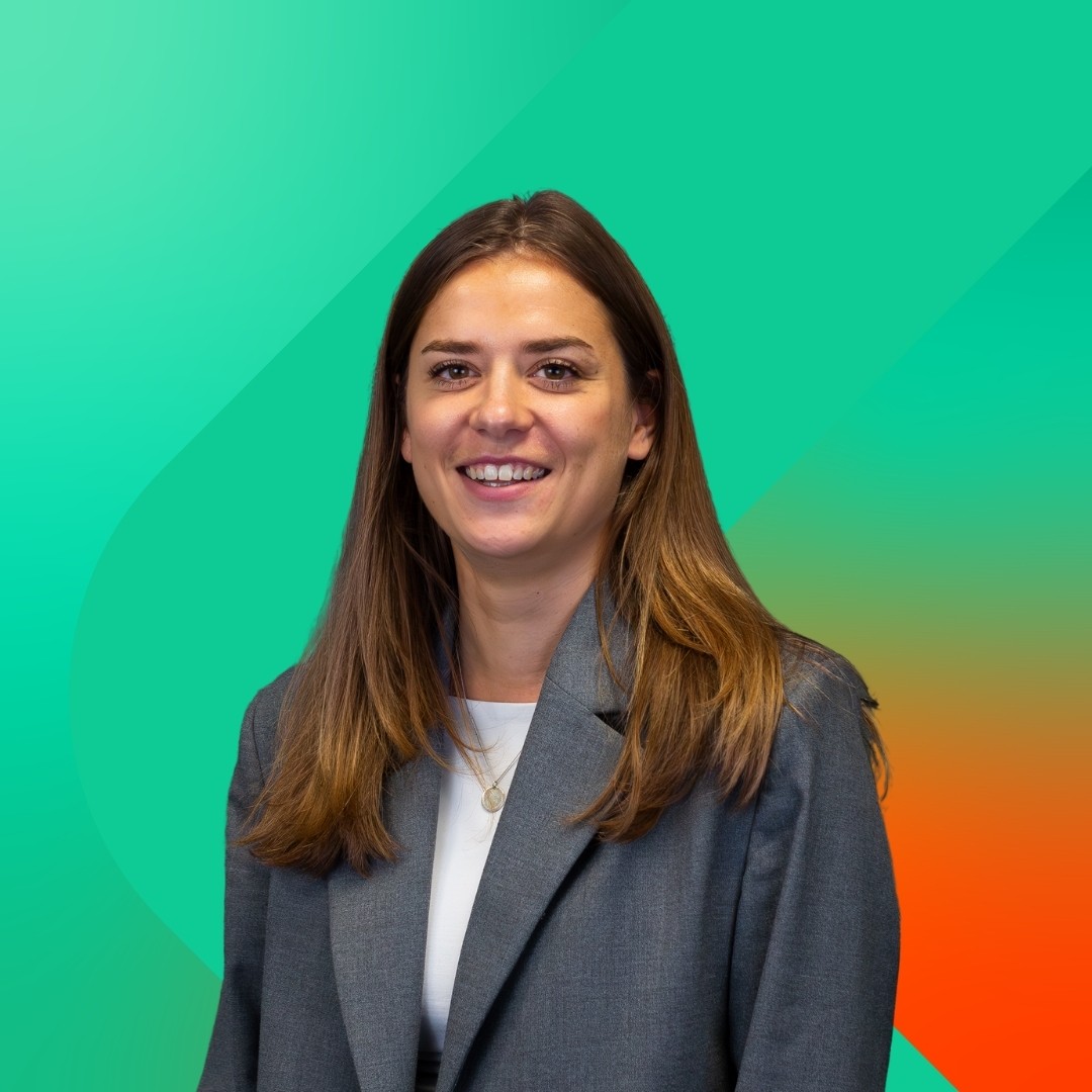 Manouk, Recruitment Marketeer bij Left Lane, zakelijke profielfoto op kantoor in Den Bosch