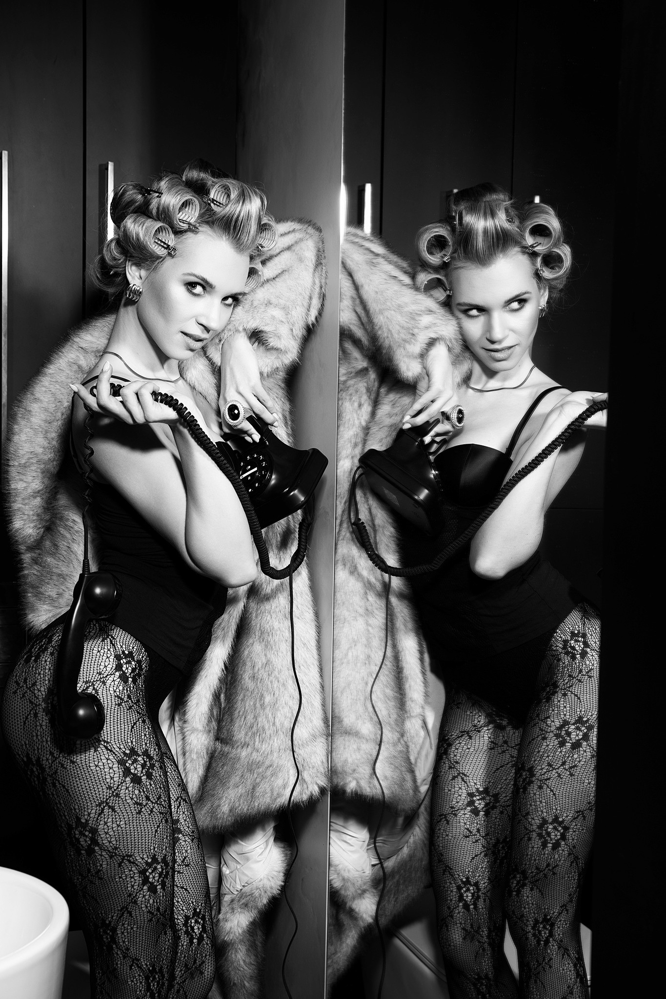 Agnieszka Czyzkowska fine art photography Warsaw Dialing Desire black and white retro photo woman with phone