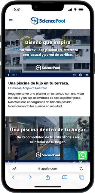 Fotografía de un smartphone con la sección de 'Albercas Residenciales de Gama Alta' de SciencePool; se observa una interfaz limpia que destaca una piscina de lujo con paredes de acrílico en una terraza, proyectando exclusividad y diseño arquitectónico avanzado.
