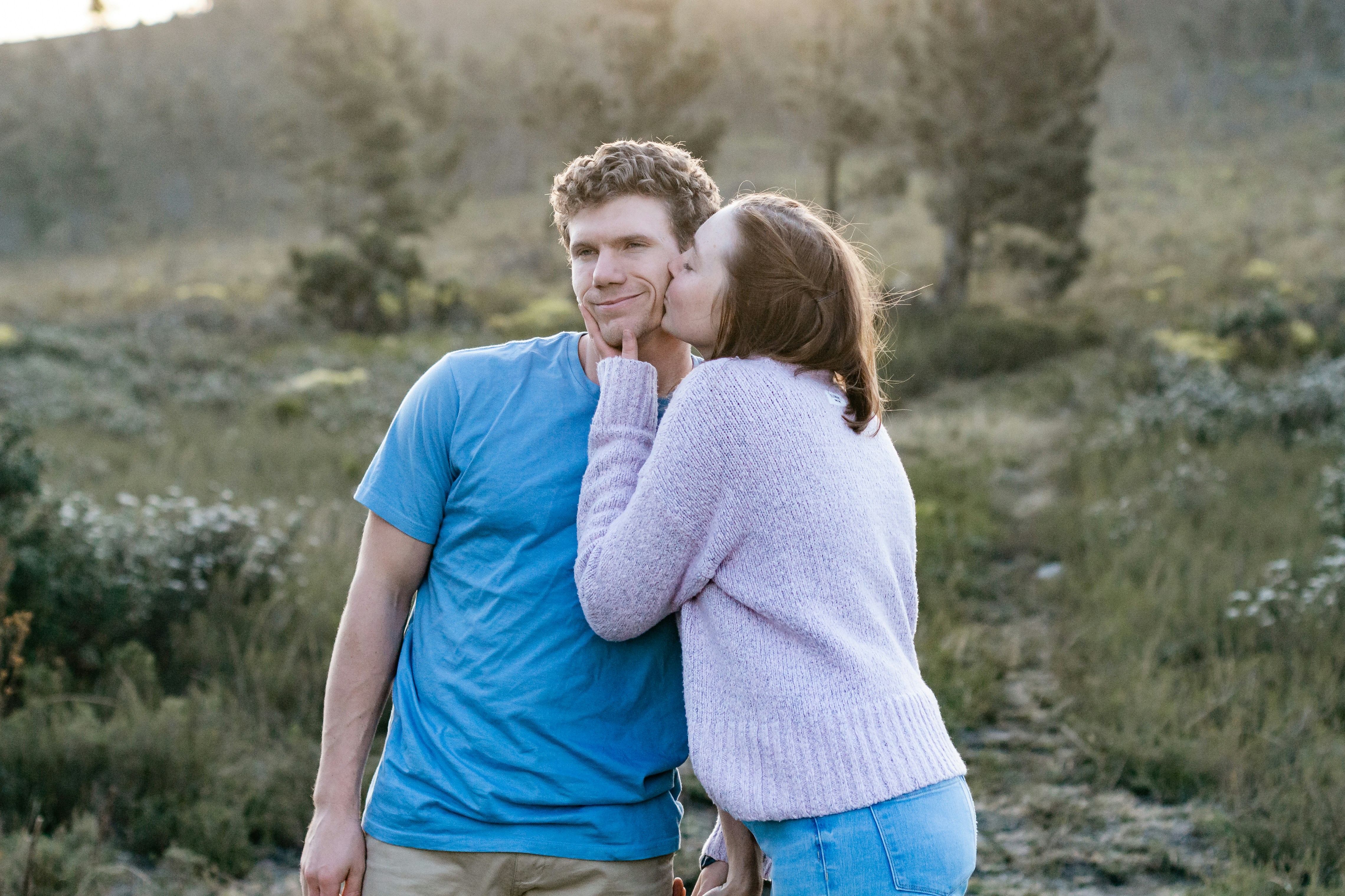 couple kissing