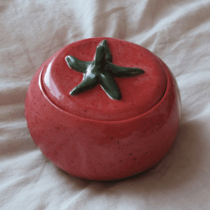 Ceramic tomato pot
