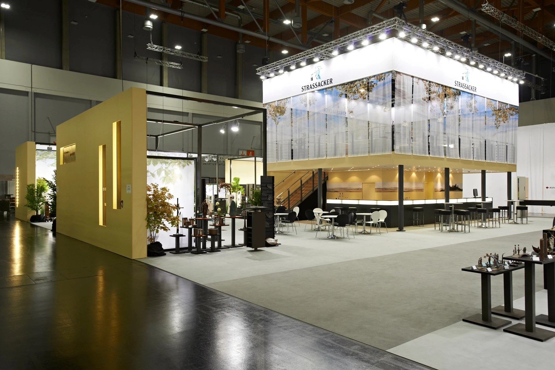 Gesamtansicht des Strassacker Standes am Hauptsitz in Süßen