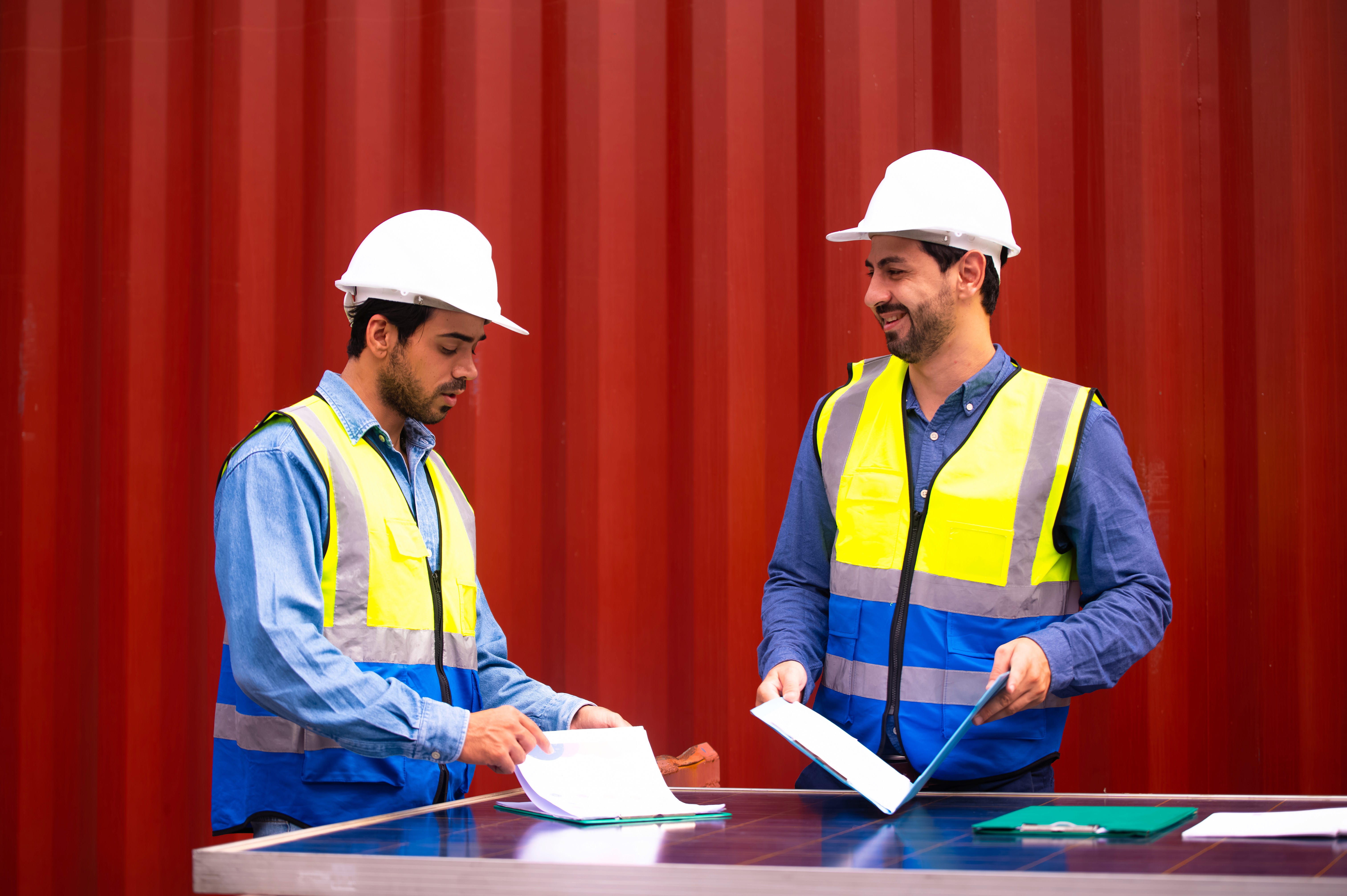 Discover 5 major risks of manual contract labour management in India and learn how a CLMS like BeeForce helps fix compliance gaps, ghost workers, and wage leakage.